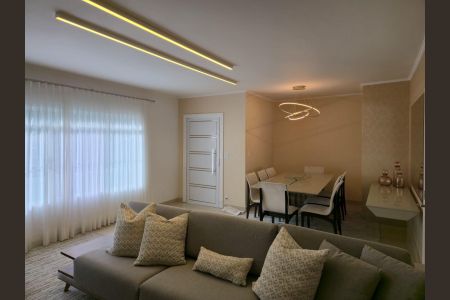Casa à venda com 300m², 4 quartos e 4 vagas Casa à venda com 300m², 4 quartos e 4 vagasSala