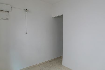 Quarto 2 de casa para alugar com 2 quartos, 88m² em Parque Maria Helena, São Paulo
