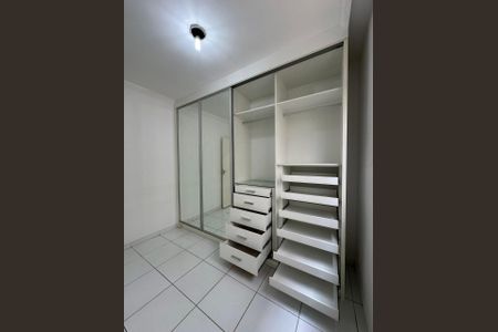 Apartamento para alugar com 54m², 2 quartos e 1 vagaFoto 02