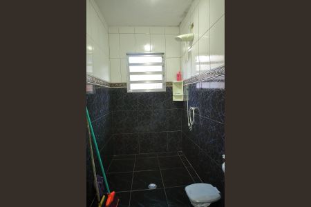 Casa à venda com 156m², 2 quartos e 2 vagasBanheiro Suíte 2 