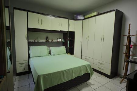 Casa à venda com 156m², 2 quartos e 2 vagasSuíte 1 