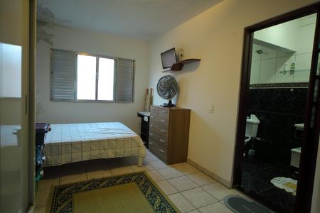 Casa à venda com 156m², 2 quartos e 2 vagasSuíte 2 