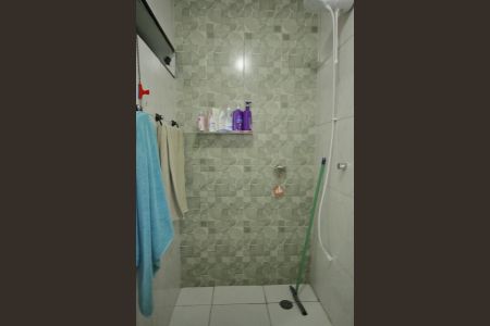Casa à venda com 156m², 2 quartos e 2 vagasBanheiro da Suíte 1 
