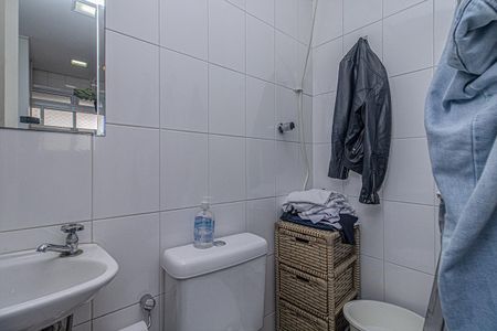 Apartamento à venda com 113m², 3 quartos e 2 vagas Apartamento à venda com 113m², 3 quartos e 2 vagasbanheiro na área de serviço_1