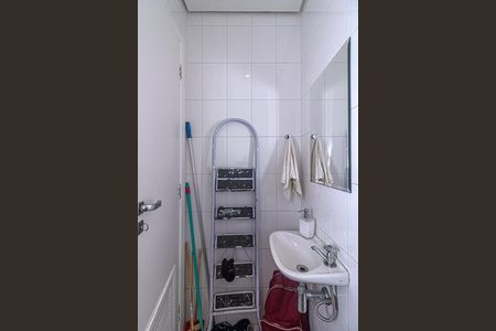 Apartamento à venda com 113m², 3 quartos e 2 vagas Apartamento à venda com 113m², 3 quartos e 2 vagasbanheiro na área de serviço_4