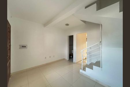 Sala de casa para alugar com 2 quartos, 88m² em Harmonia, Canoas