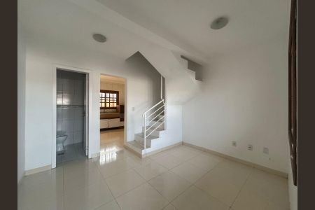 Sala de casa para alugar com 2 quartos, 88m² em Harmonia, Canoas
