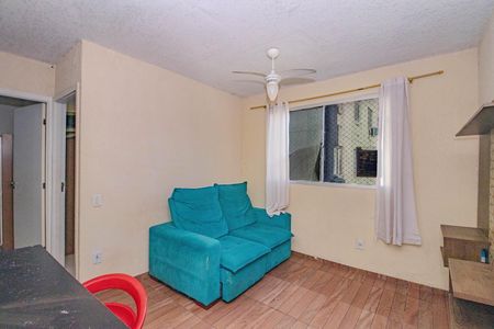 Sala de apartamento para alugar com 2 quartos, 56m² em Mário Quintana, Porto Alegre