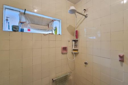 Casa para alugar com 133m², 2 quartos e 1 vaga Casa para alugar com 133m², 2 quartos e 1 vagaBanheiro Social