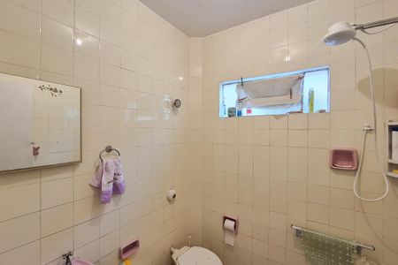 Casa para alugar com 133m², 2 quartos e 1 vaga Casa para alugar com 133m², 2 quartos e 1 vagaBanheiro Social