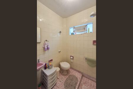 Casa para alugar com 133m², 2 quartos e 1 vaga Casa para alugar com 133m², 2 quartos e 1 vagaBanheiro Social