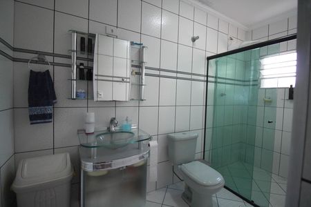 Casa à venda com 230m², 3 quartos e 2 vagas Casa à venda com 230m², 3 quartos e 2 vagasBanheiro 2