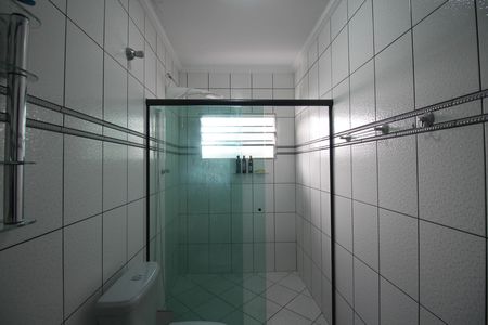 Casa à venda com 230m², 3 quartos e 2 vagas Casa à venda com 230m², 3 quartos e 2 vagasBanheiro 2
