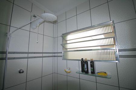 Casa à venda com 230m², 3 quartos e 2 vagas Casa à venda com 230m², 3 quartos e 2 vagasBanheiro 2