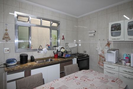 Casa à venda com 230m², 3 quartos e 2 vagas Casa à venda com 230m², 3 quartos e 2 vagasCozinha