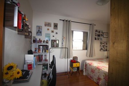 Casa à venda com 230m², 3 quartos e 2 vagas Casa à venda com 230m², 3 quartos e 2 vagasQuarto 2