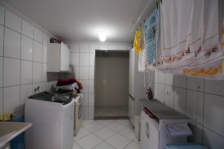 Casa à venda com 230m², 3 quartos e 2 vagas Casa à venda com 230m², 3 quartos e 2 vagasÁrea de Serviço