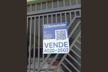 Casa à venda com 230m², 3 quartos e 2 vagas Casa à venda com 230m², 3 quartos e 2 vagasPLACA