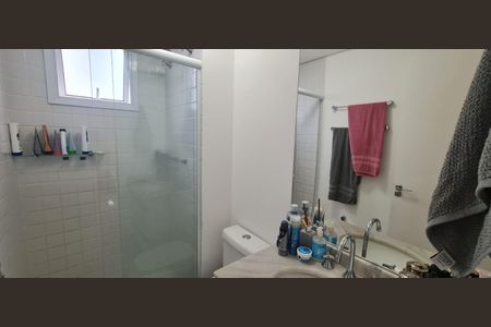 Banheiro de apartamento à venda com 2 quartos, 58m² em Cambuí, Campinas
