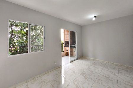 Sala de apartamento à venda com 2 quartos, 60m² em Parque Fazendinha, Campinas