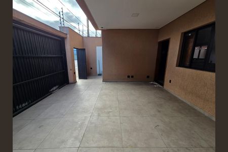 Garagem de casa para alugar com 3 quartos, 116m² em Guilhermina, Praia Grande