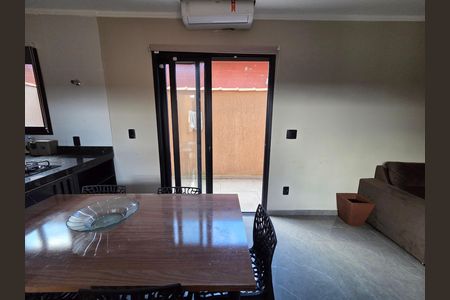 Sala de casa para alugar com 3 quartos, 116m² em Guilhermina, Praia Grande
