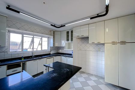 Casa à venda com 257m², 3 quartos e 2 vagasCozinha