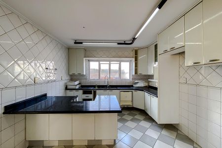 Casa à venda com 257m², 3 quartos e 2 vagasCozinha