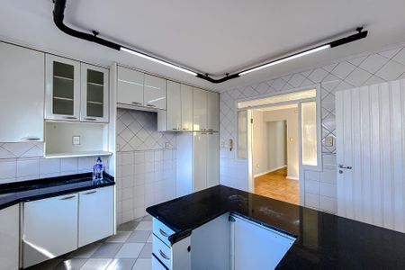 Casa à venda com 257m², 3 quartos e 2 vagasCozinha