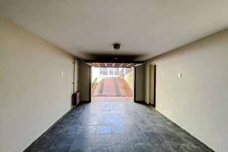 Casa à venda com 257m², 3 quartos e 2 vagasGaragem