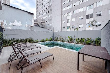 Studio para alugar com 24m², 1 quarto e sem vaga Studio para alugar com 24m², 1 quarto e sem vagaÁrea comum - Piscina