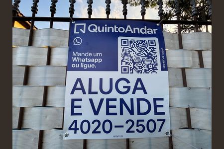 Casa à venda com 65m², 2 quartos e 2 vagas Casa à venda com 65m², 2 quartos e 2 vagasFachada