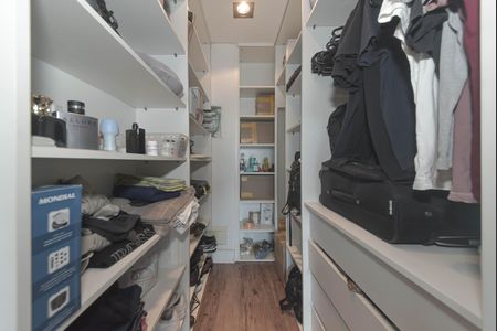 Apartamento para alugar com 39m², 1 quarto e 1 vaga Apartamento para alugar com 39m², 1 quarto e 1 vagaQuarto - Closet