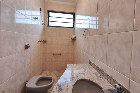Casa para alugar com 70m², 2 quartos e 1 vaga Casa para alugar com 70m², 2 quartos e 1 vagaBanheiro