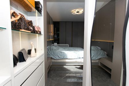 Apartamento à venda com 97m², 2 quartos e 2 vagas Apartamento à venda com 97m², 2 quartos e 2 vagasCloset do Quarto 1