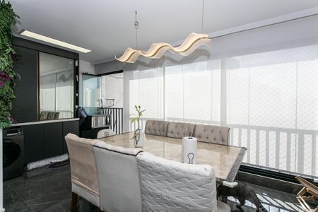 Apartamento à venda com 97m², 2 quartos e 2 vagas Apartamento à venda com 97m², 2 quartos e 2 vagasVaranda