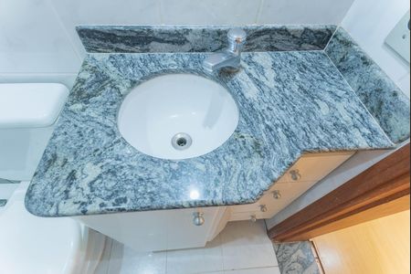Apartamento à venda com 54m², 2 quartos e 1 vaga Apartamento à venda com 54m², 2 quartos e 1 vagaBanheiro