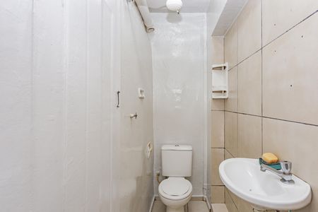 Banheiro de casa para alugar com 2 quartos, 45m² em Vila Gumercindo, São Paulo