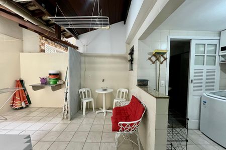 Casa para alugar com 110m², 2 quartos e sem vagaÁrea de Serviço