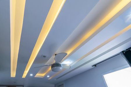 Apartamento para alugar com 45m², 2 quartos e sem vaga Apartamento para alugar com 45m², 2 quartos e sem vagaSala - Detalhe das luminárias