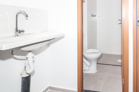 Apartamento à venda com 39m², 2 quartos e sem vaga Apartamento à venda com 39m², 2 quartos e sem vagaBanheiro