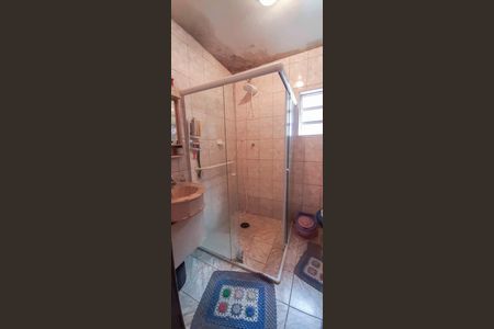 Casa à venda com 162m², 2 quartos e 2 vagasBanheiro