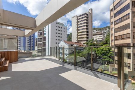 Apartamento à venda com 136m², 2 quartos e 2 vagas Apartamento à venda com 136m², 2 quartos e 2 vagasTerraço