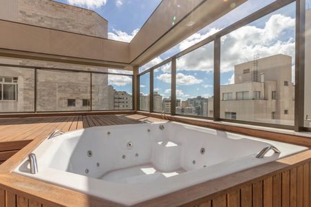 Apartamento à venda com 136m², 2 quartos e 2 vagas Apartamento à venda com 136m², 2 quartos e 2 vagasTerraço