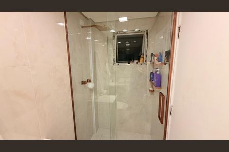 Apartamento à venda com 229m², 3 quartos e 4 vagas Apartamento à venda com 229m², 3 quartos e 4 vagasBanheiro