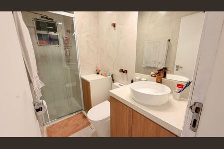 Apartamento à venda com 229m², 3 quartos e 4 vagas Apartamento à venda com 229m², 3 quartos e 4 vagasBanheiro