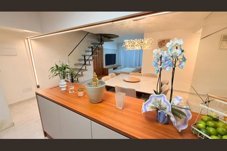 Apartamento à venda com 229m², 3 quartos e 4 vagas Apartamento à venda com 229m², 3 quartos e 4 vagasCozinha