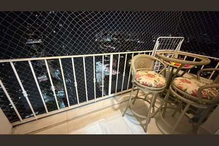 Apartamento à venda com 229m², 3 quartos e 4 vagas Apartamento à venda com 229m², 3 quartos e 4 vagasVaranda