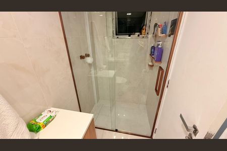 Apartamento à venda com 229m², 3 quartos e 4 vagas Apartamento à venda com 229m², 3 quartos e 4 vagasBanheiro