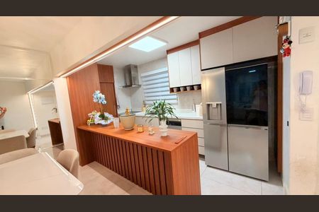 Apartamento à venda com 229m², 3 quartos e 4 vagas Apartamento à venda com 229m², 3 quartos e 4 vagasCozinha